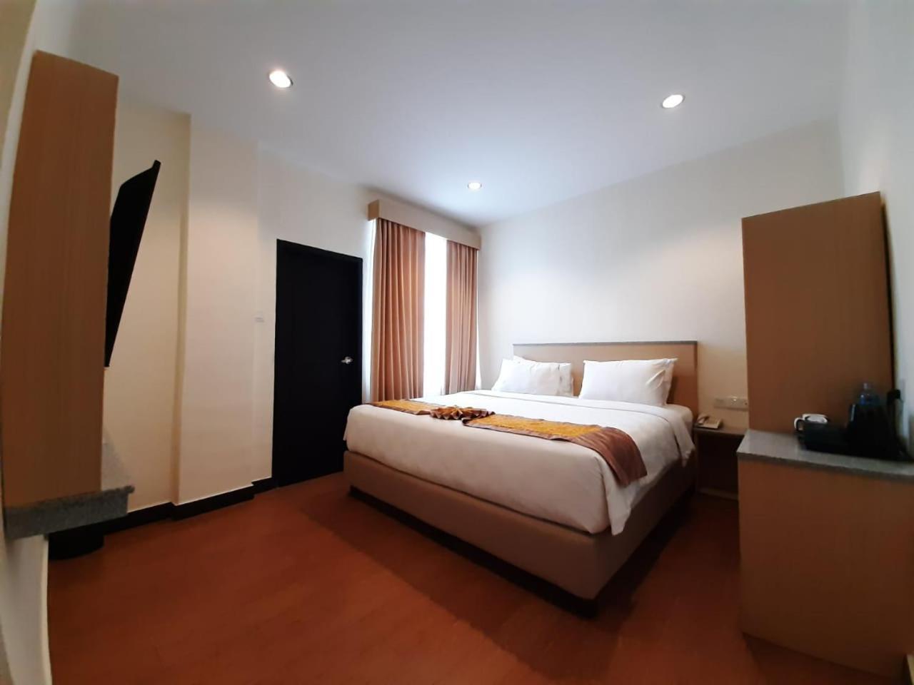 Batam Harbour Boutique Hotel & Spa Nagoya Quarto foto