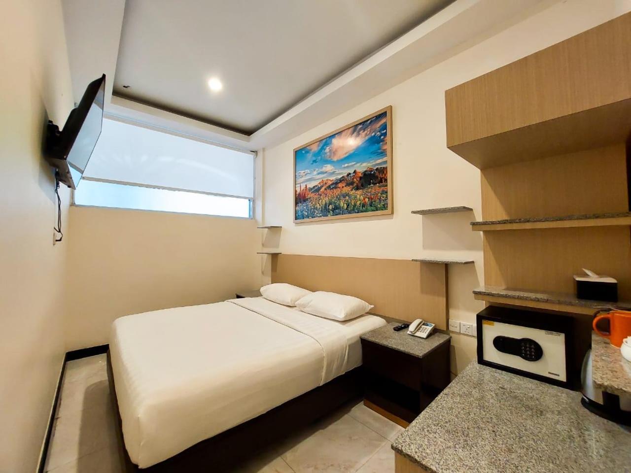 Batam Harbour Boutique Hotel & Spa Nagoya Quarto foto